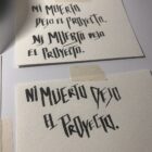 Bocetos de la tipografía original Ni muerto dejo el proyecto dibujados a mano en papel